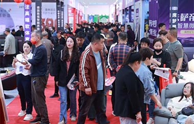 泸州家装展会现场展商云集推出优惠吸引观众
